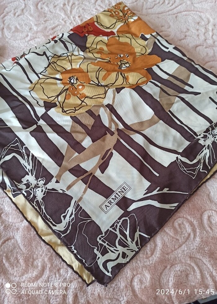 6 markalı eşarp  - Görsel 2