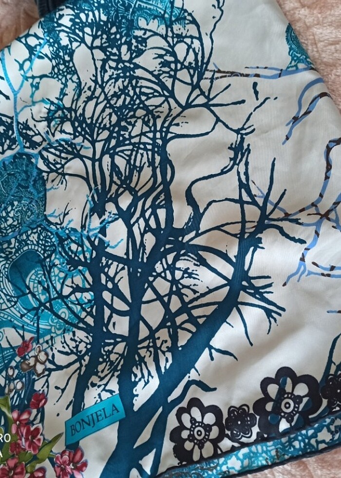 6 markalı eşarp  - Görsel 3