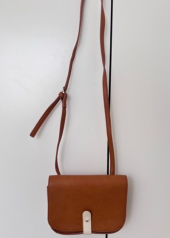 Yargıcı Minimalist Kemerli taba Deri Kadın Çanta
