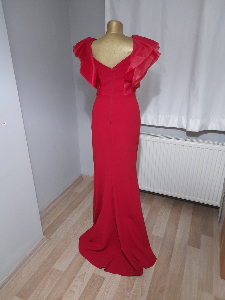 Kirmizi elbise - Görsel 2