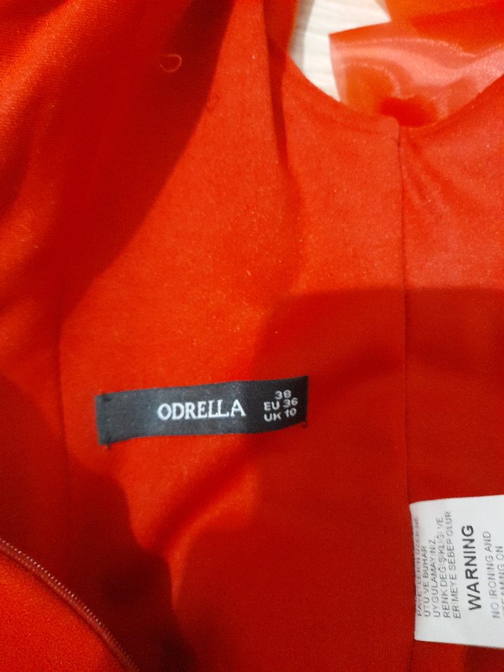 Kirmizi elbise - Görsel 5