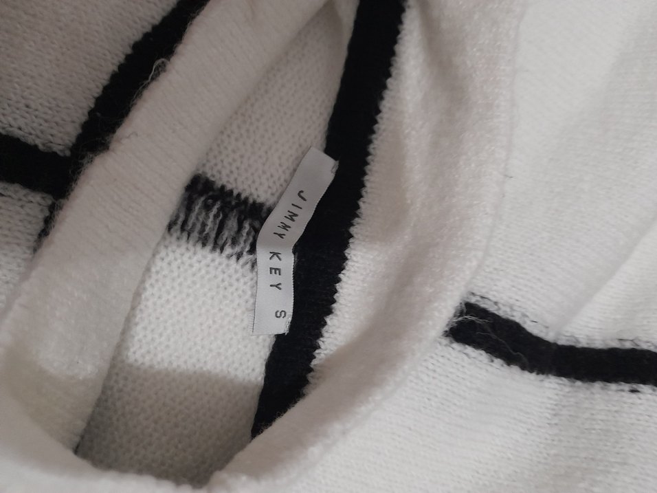 Gri Çizgili Beyaz Kadın Triko Kazak - Görsel 3