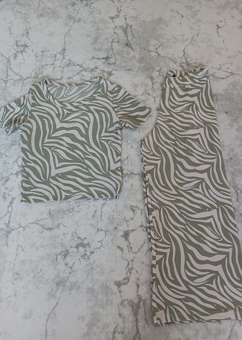 LC Waikiki Yeşil Zebra Desenli Kadın takım