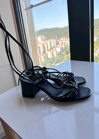 Minimalist Stiletto Topuklu Kadın Sandalet 1 kere kullanıldı - Görsel 2