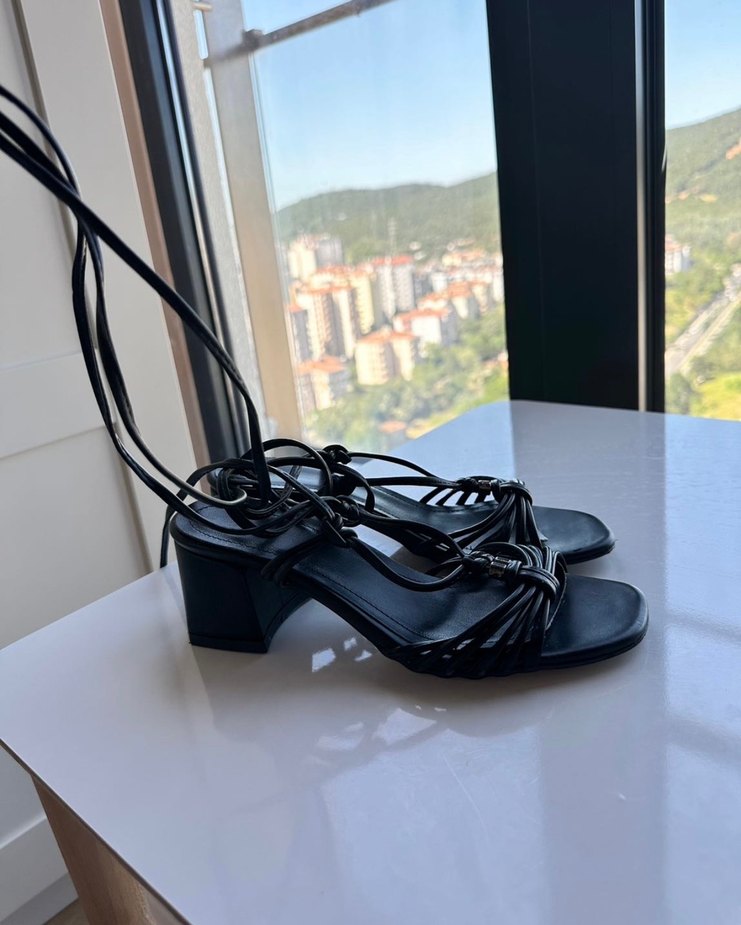 Minimalist Stiletto Topuklu Kadın Sandalet 1 kere kullanıldı - Görsel 2