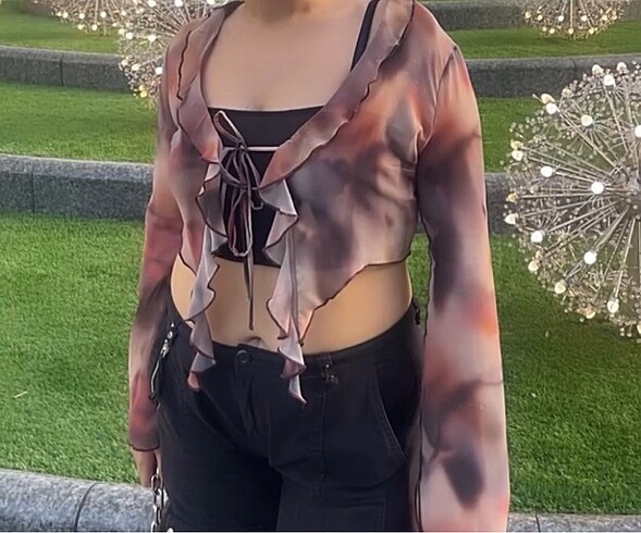 Bershka tül bağlamalı bluz
