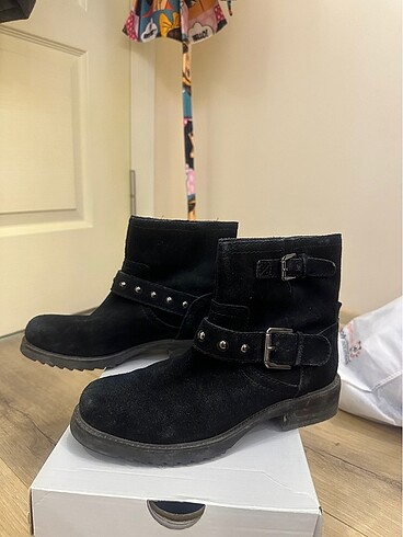 36 Beden Ninewest Bot