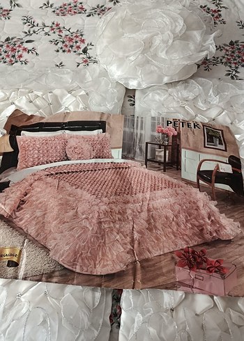 İşlemeli Beyaz Parlak Yatak Örtüsü - Görsel 3