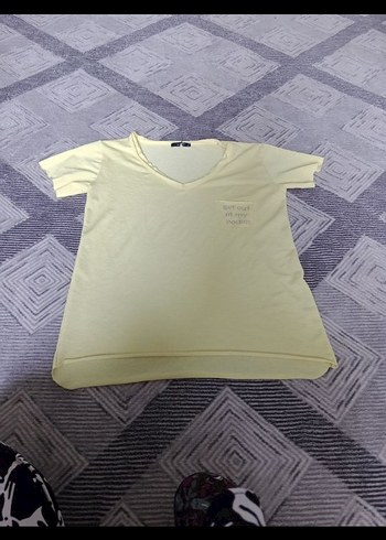 V Yakalı Kadın t-shirt