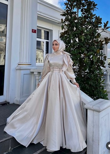 Beyaz Uzun Kollu Drapeli Kadın Abiye Elbise - Görsel 3