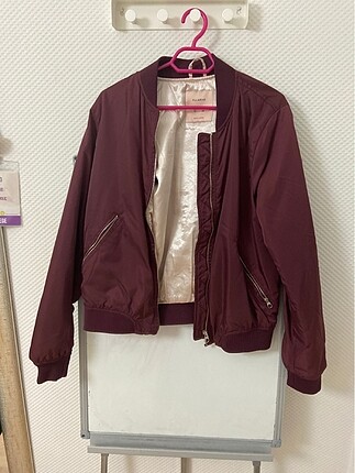 PULL AND BEAR BOMBER CEKET