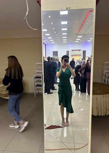 Yeşil Drapeli V Yaka Midi Elbise