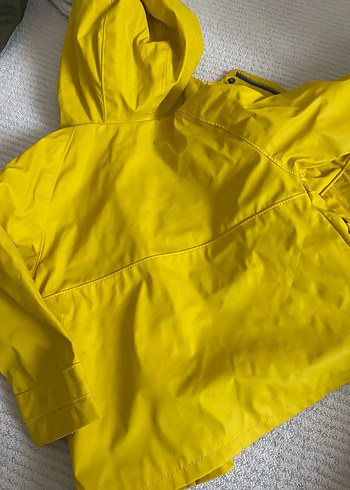 Zara Sarı Düğmeli Erkek Çocuk Yağmurluk