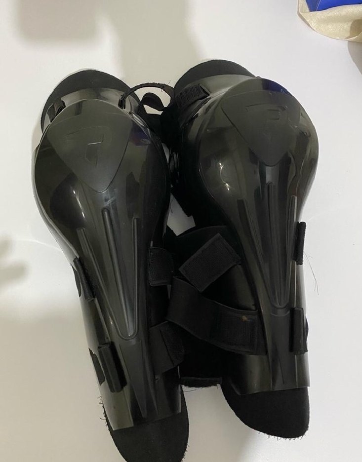 Tokalı Siyah Motosiklet Diz Koruyucuları - Görsel 3