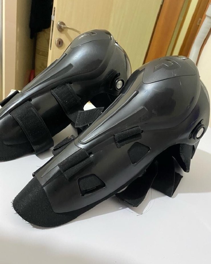 Tokalı Siyah Motosiklet Diz Koruyucuları - Görsel 2