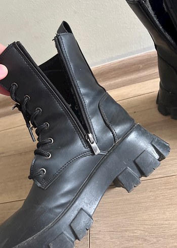 38 Beden Siyah Topuklu Kadın Bot