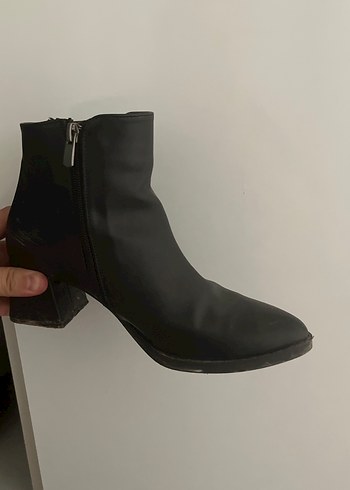 38 Beden Kadın Siyah Topuklu Bot