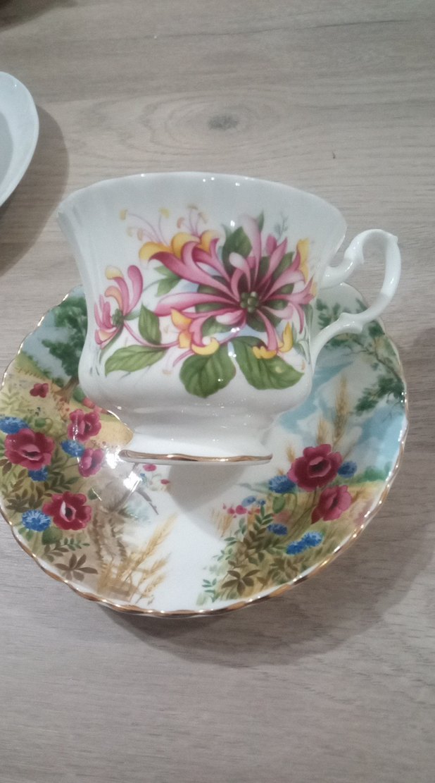 Çiçek Desenli Pastel Renkli Tabak - Görsel 3