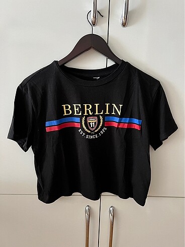 H&M Crop Tshirt