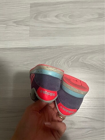 22 Beden çeşitli Renk Adidas spor ayakkabi