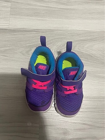 Nike spor ayakkabi
