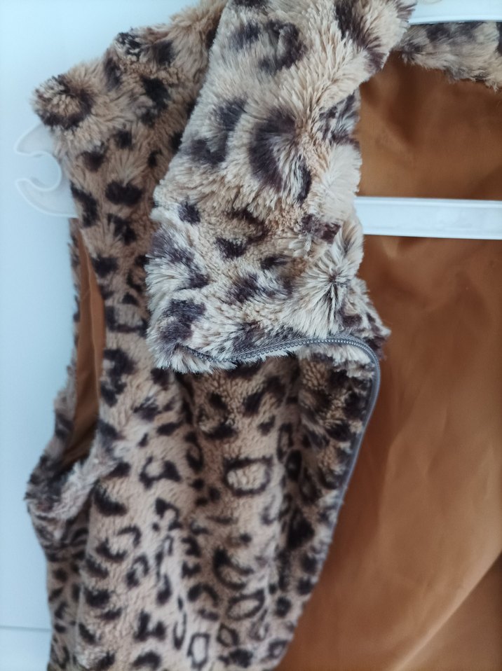 Kahverengi Leopar Desenli Kürklü Kadın Yelek - Görsel 2