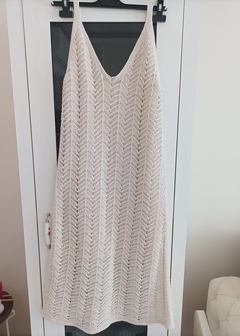 Bej V Yaka Dantel Detaylı Uzun Kadın Elbise - Görsel 2