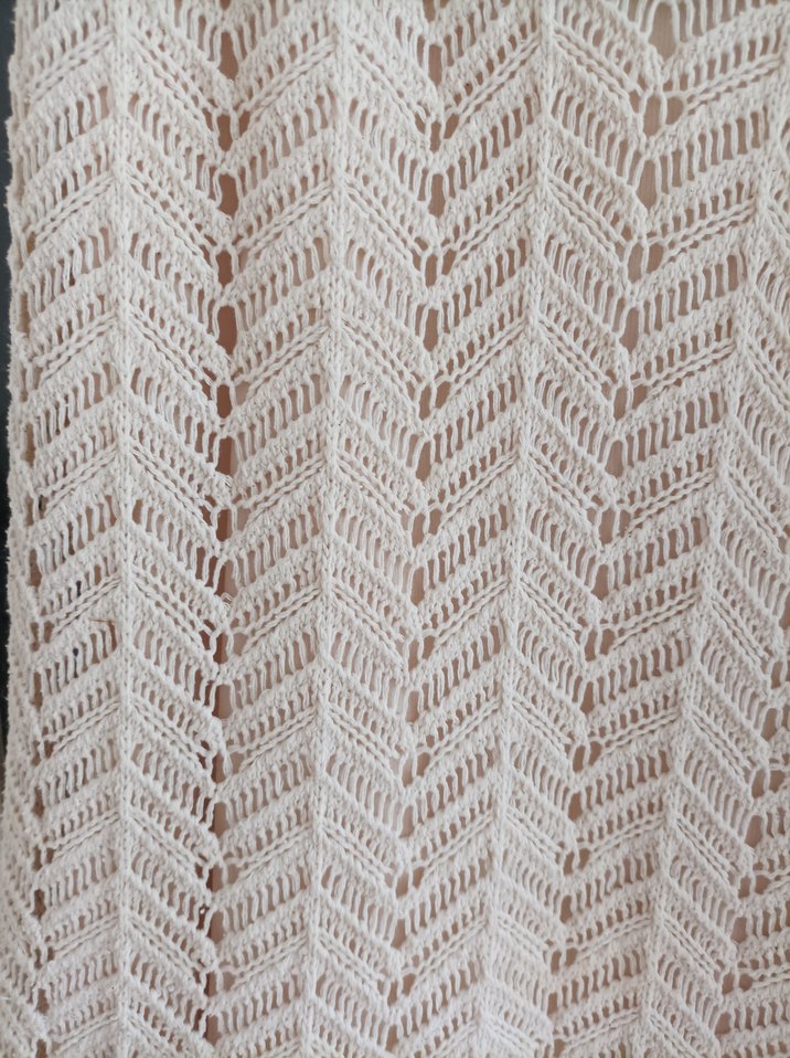 Bej V Yaka Dantel Detaylı Uzun Kadın Elbise - Görsel 5