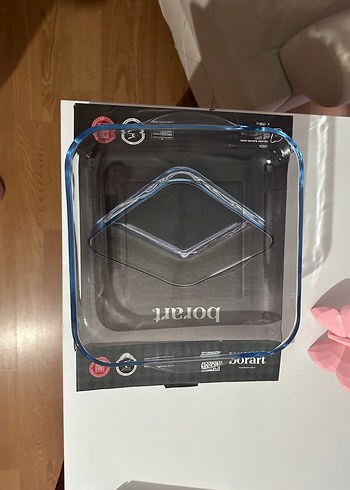 Mavi Borar Cam Fırın Kabı kekte pişer - Görsel 2