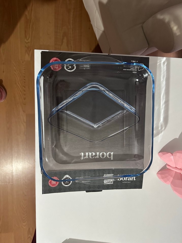 Mavi Borar Cam Fırın Kabı kekte pişer - Görsel 2