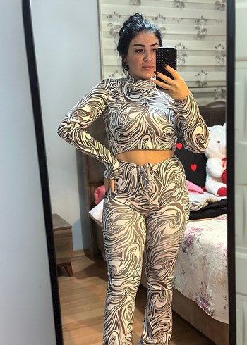 Kadın Zebra Desenli Uzun Kollu Eşofman Takımı - Görsel 4