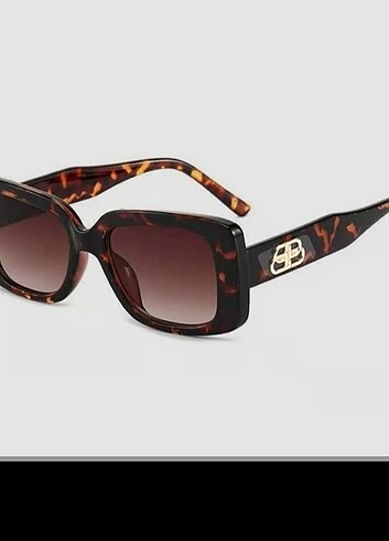 Balenciaga model tarz gözlük sıfır üründür 