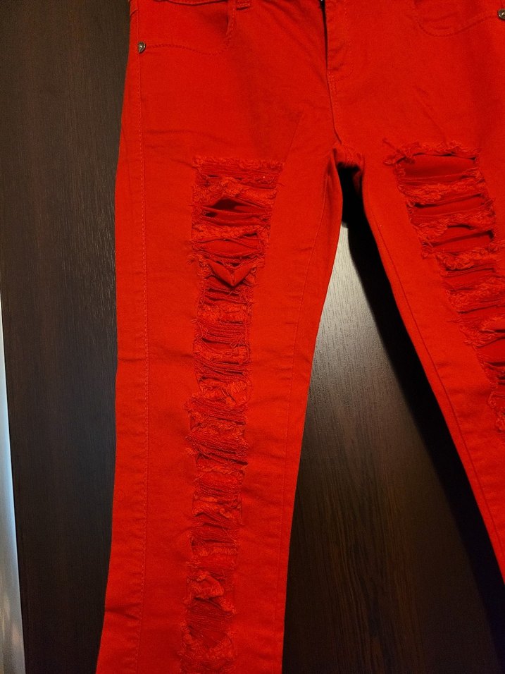Kırmızı Yırtık Detaylı Kadın Jean - Görsel 3