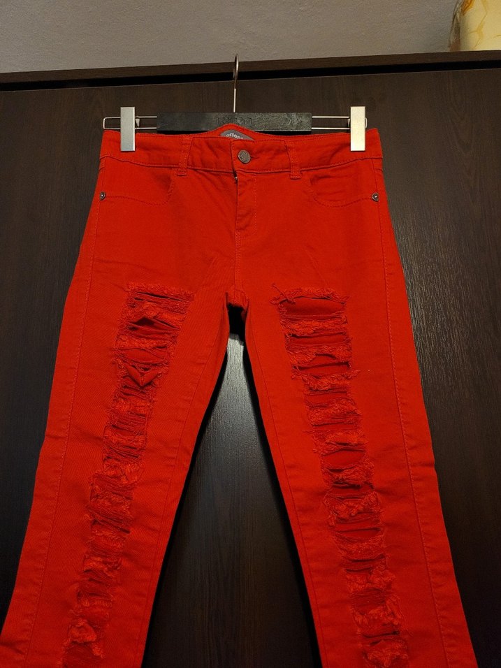 Kırmızı Yırtık Detaylı Kadın Jean - Görsel 2