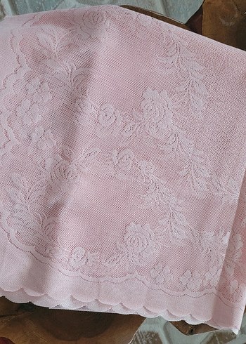 Nakışlı Pembe Masa Örtüsü - Görsel 3