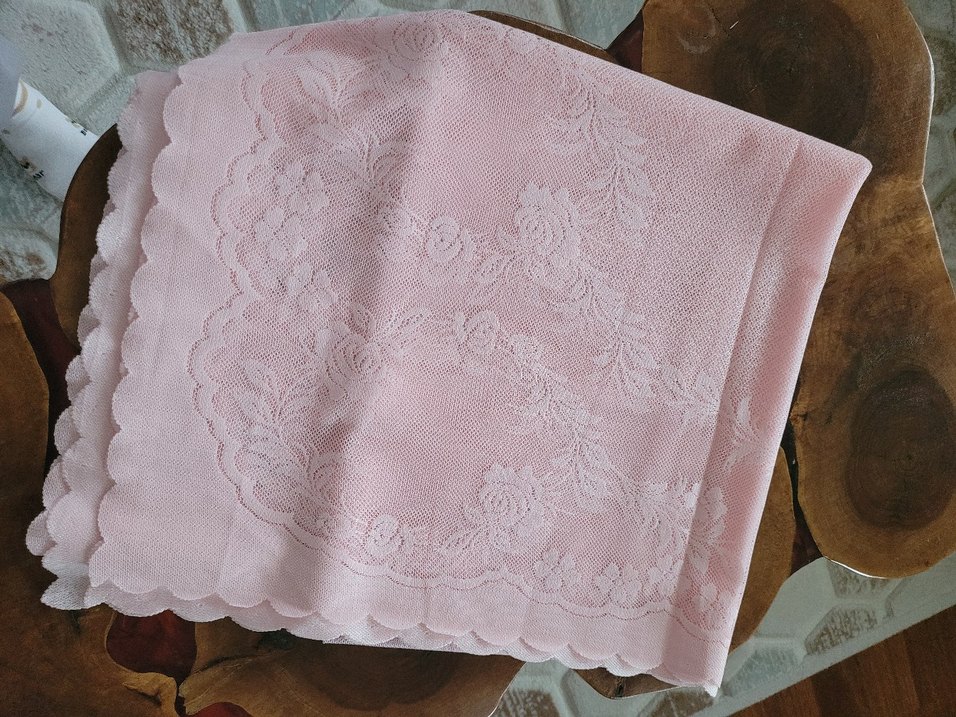 Nakışlı Pembe Masa Örtüsü - Görsel 3