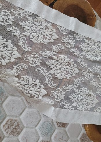 İşlemeli Beyaz Masa Örtüsü - Görsel 3