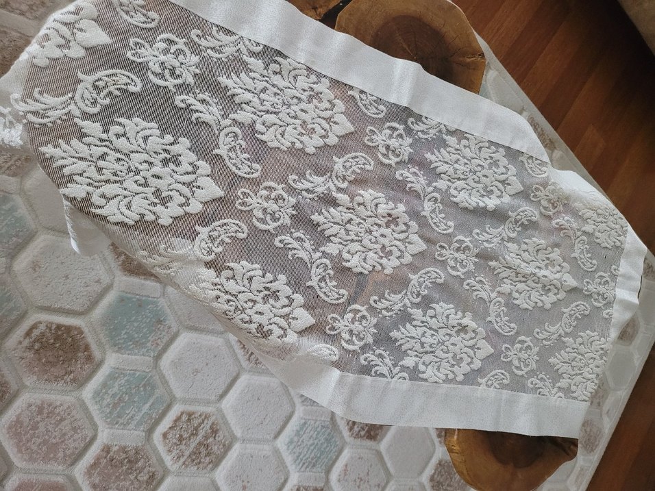İşlemeli Beyaz Masa Örtüsü - Görsel 3
