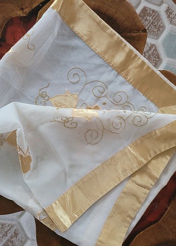 İşlemeli Beyaz Masa Örtüsü - Görsel 3