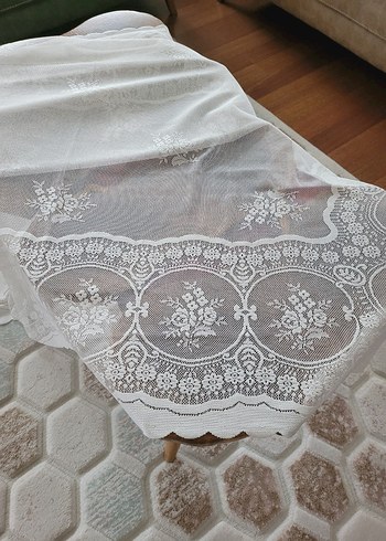 İşlemeli Beyaz Masa Örtüsü - Görsel 3