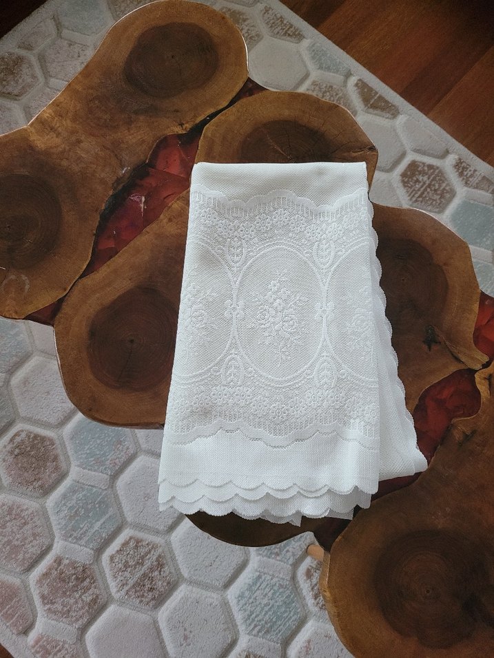 İşlemeli Beyaz Masa Örtüsü - Görsel 5