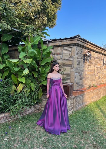 Mor Uzun Drapeli Straplez Kadın Abiye - Görsel 3