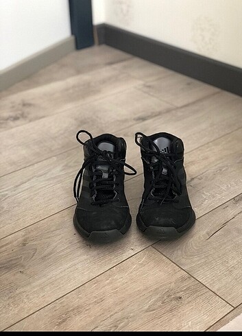Orjinal adidas basketbol ayakkabısi