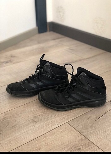 39 Beden Orjinal adidas basketbol ayakkabısi