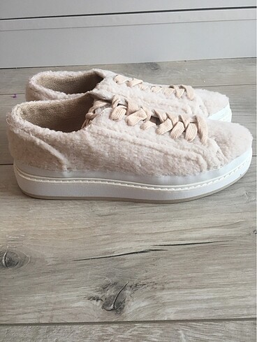 37 Beden Zara Teddy Sneakers