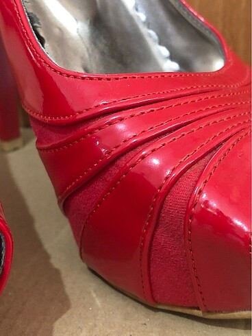 Zara Kırmızı Stiletto