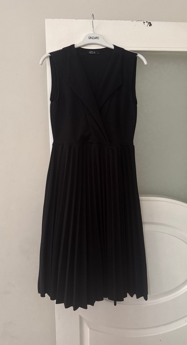 Siyah V Yaka Kısa Kadın Tulum - Görsel 3