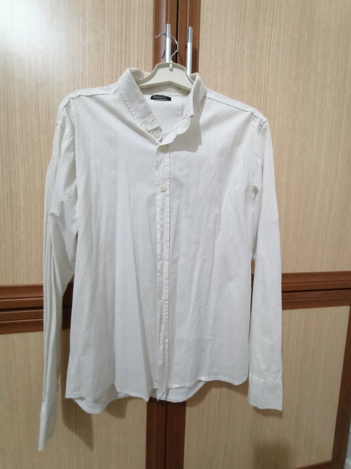 Düğmeli V Yaka Kısa Kollu Erkek Gömlek - Görsel 2