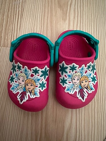 Bebek Crocs