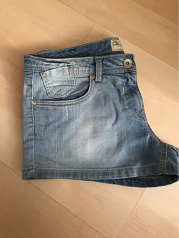 40 Beden Mini Jean Şort